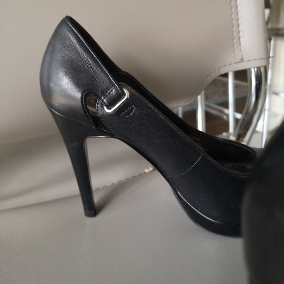 BCBGeneration black leather pumps - Picture 5 of 15